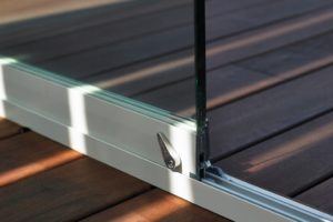 Schiebeelemente aus Glas oder Echtholz