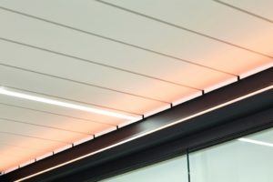 Mit LED Beleuchtung, Soundsystem und Wärmemodulen