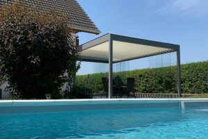 Lammellendach Renson Algarve  mit Glas-Schiebelementen