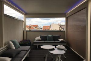 Lamellendach Renson Algarve auf einer Dachterrasse